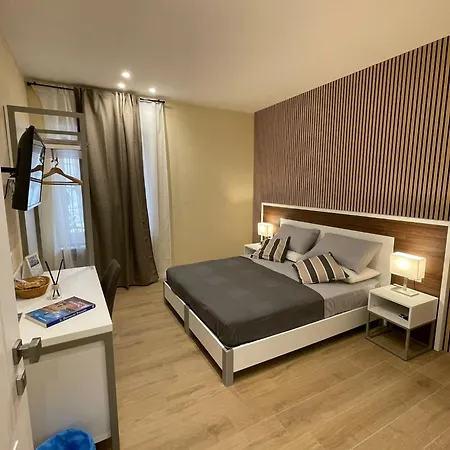 La Casa Di Ily 4* ナポリ